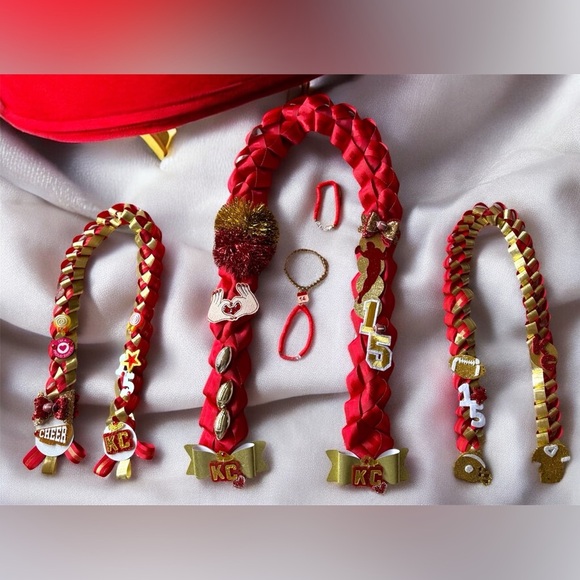 Bluey & Bingo Birthday or Graduation Lei Money Lei custom made all colors - Picture 14 of 17